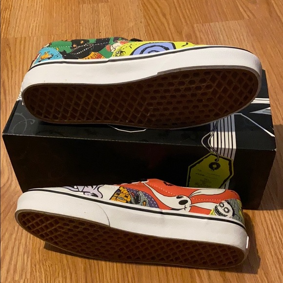 **SOLD** Nightmare Before Christmas Vans - Picture 2 of 8